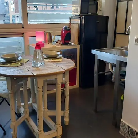 Vila Olimpica Studio Apartment