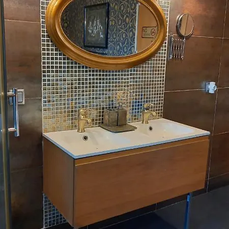 Vila Olimpica Studio Apartment